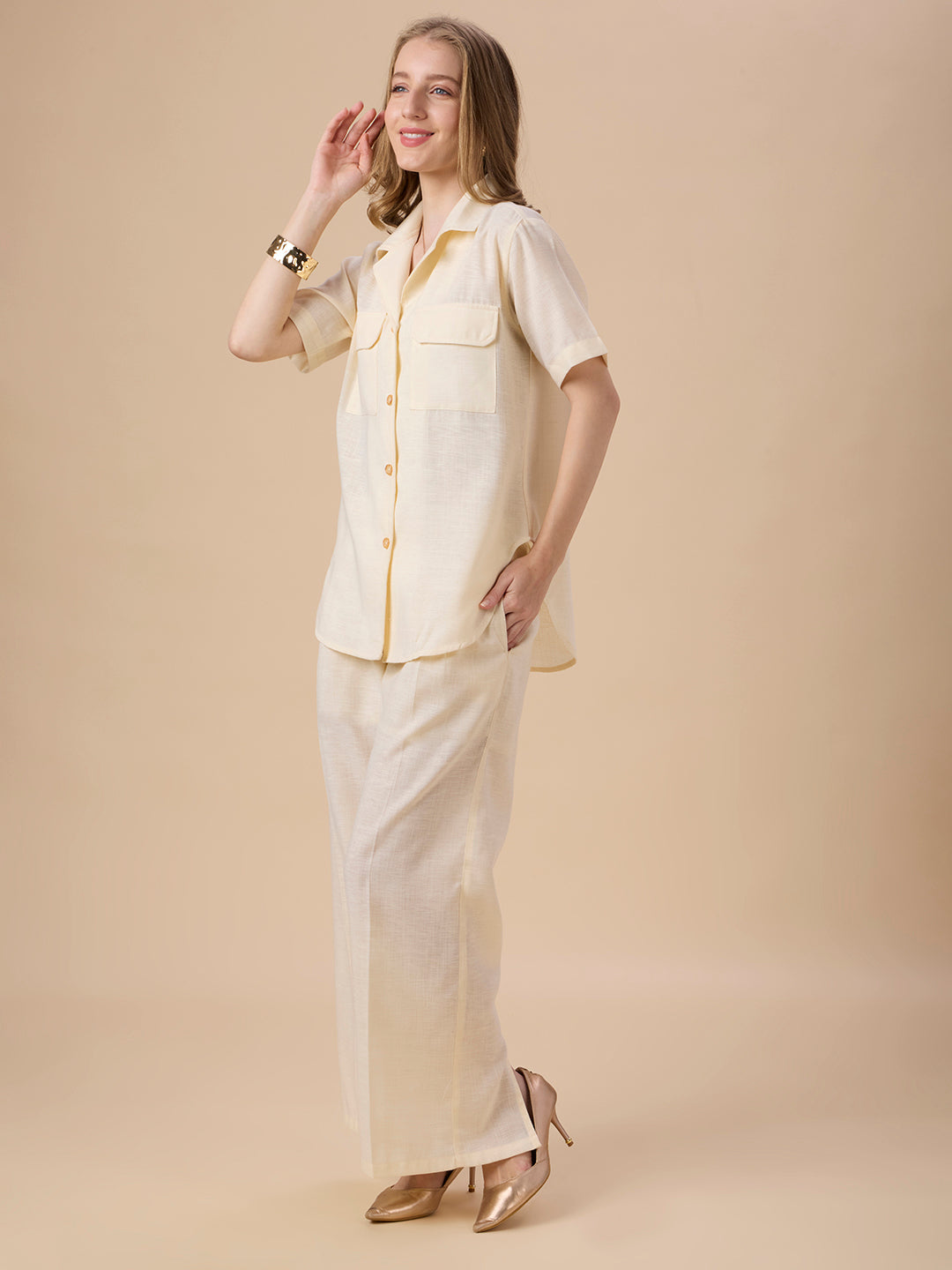 TAYLOR IN CAMP-COLLAR SHIRT WITH POCKETS CREAM