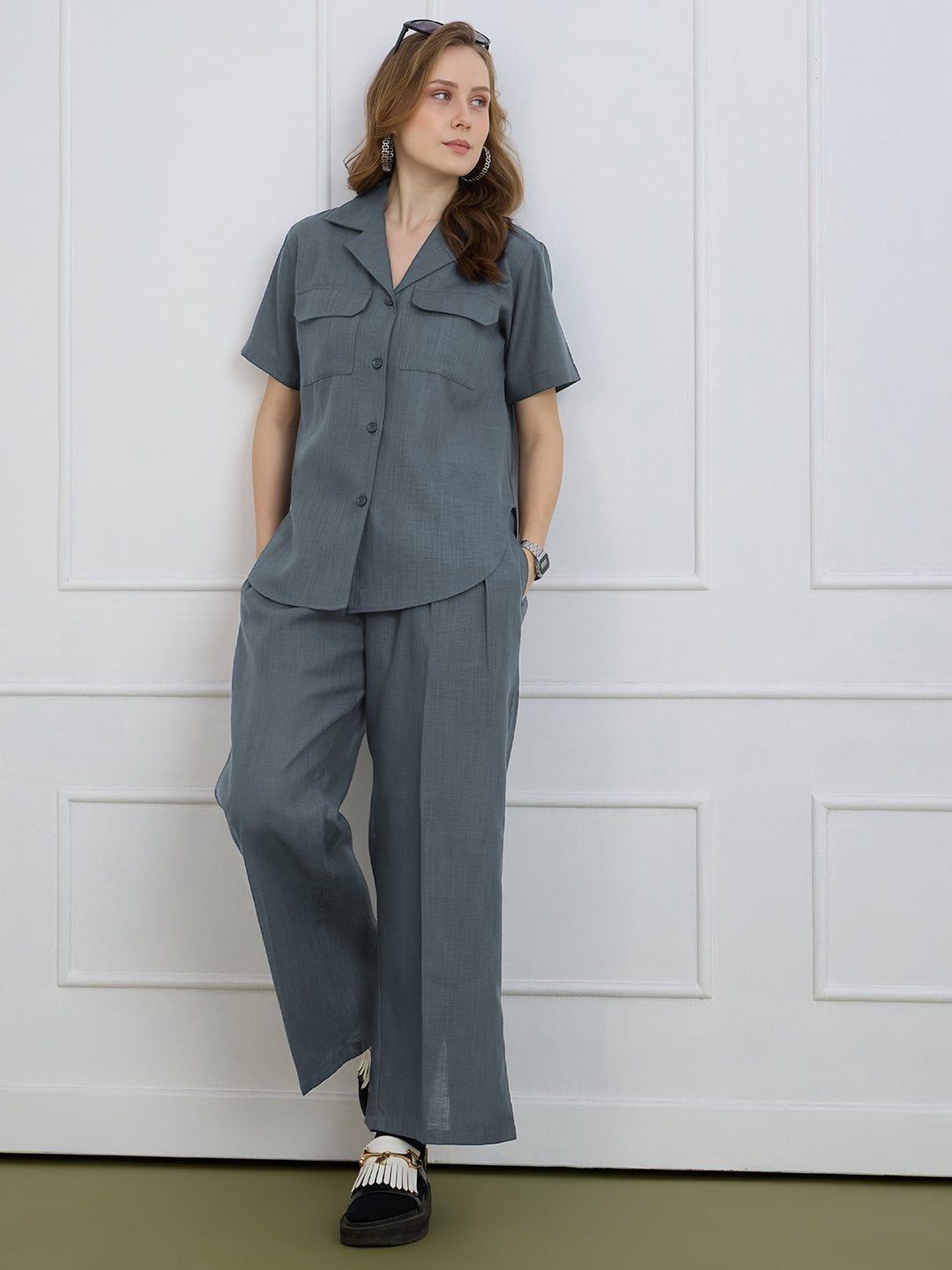 TAYLOR IN CAMP-COLLAR SHIRT WITH POCKETS GREY