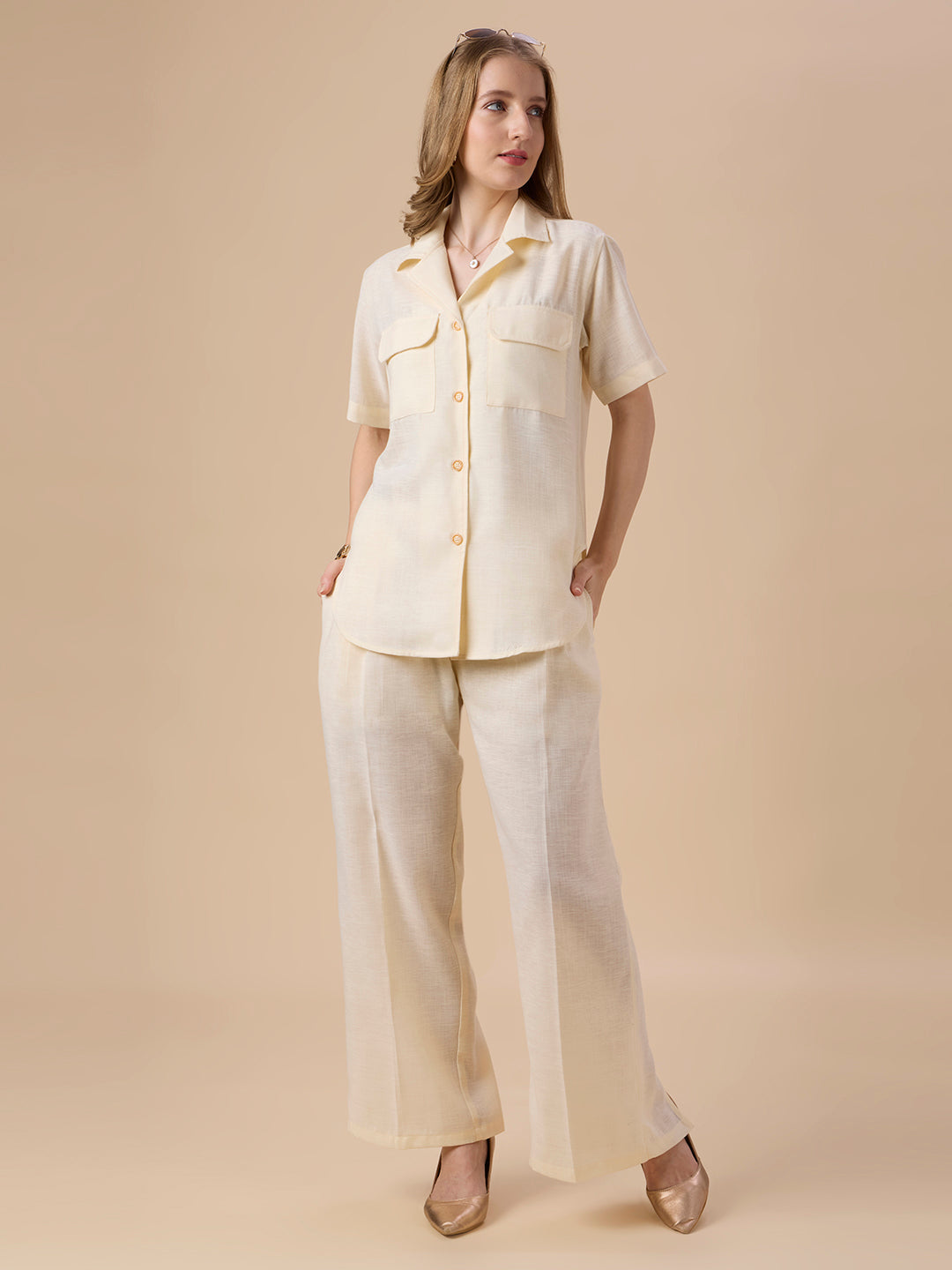 TAYLOR IN CAMP-COLLAR SHIRT WITH POCKETS CREAM