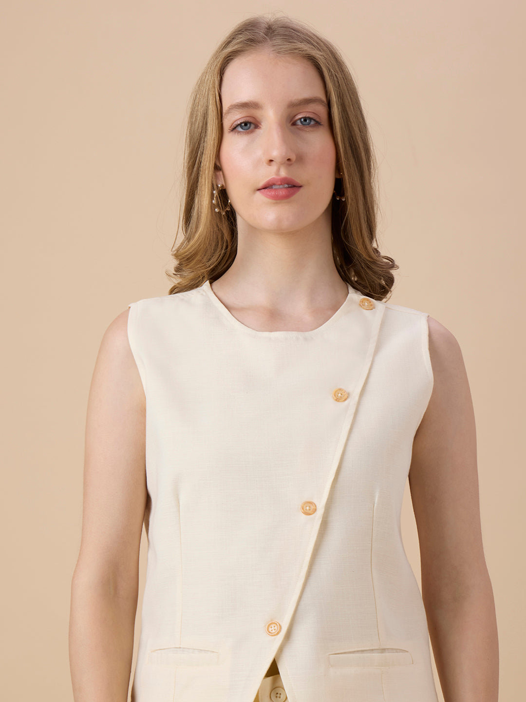 SASHA IN CREAM WAISTCOAT