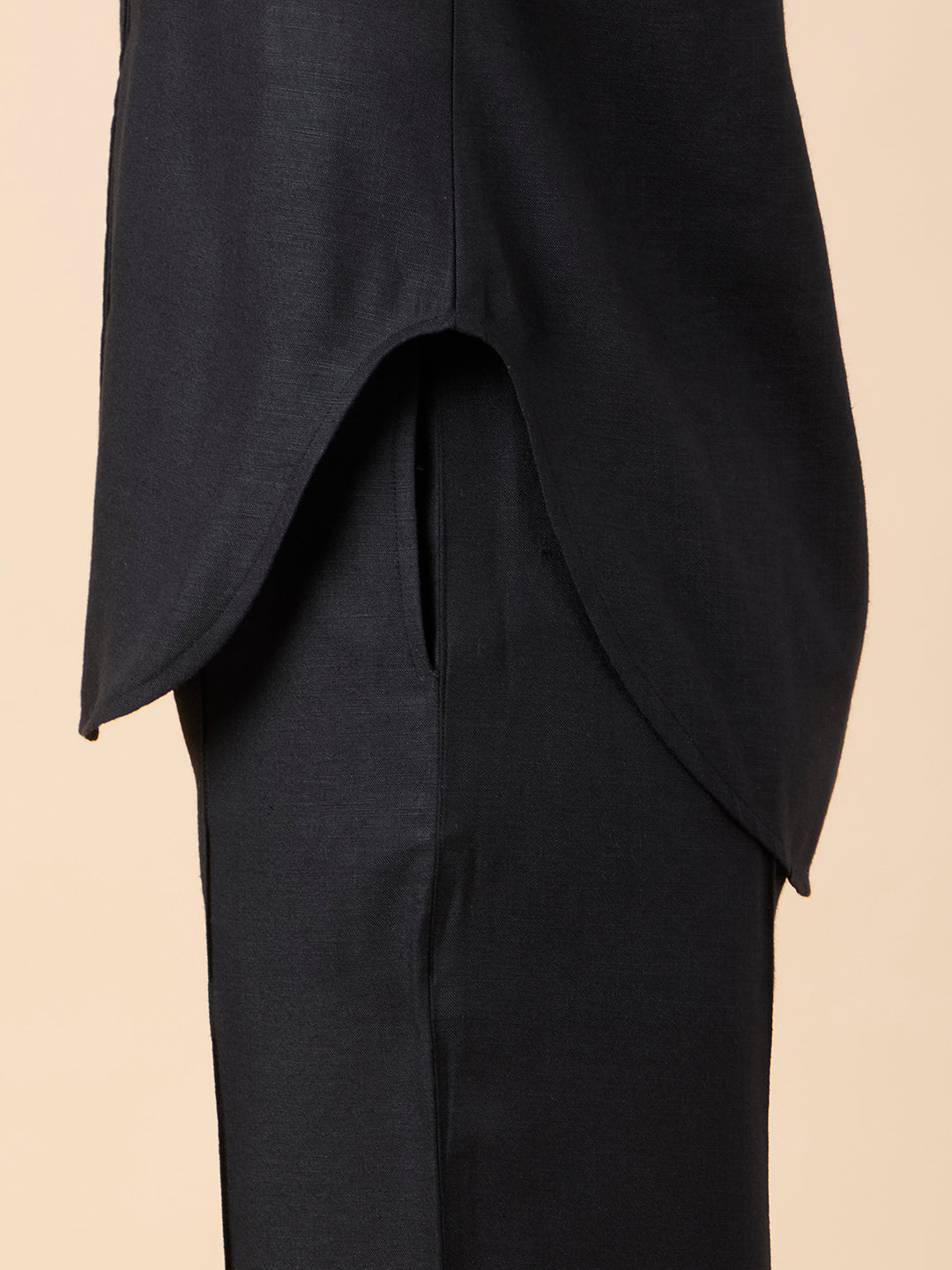 TAYLOR IN CAMP-COLLAR SHIRT WITH POCKETS BLACK
