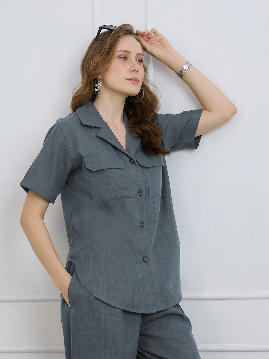 TAYLOR IN CAMP-COLLAR SHIRT WITH POCKETS GREY