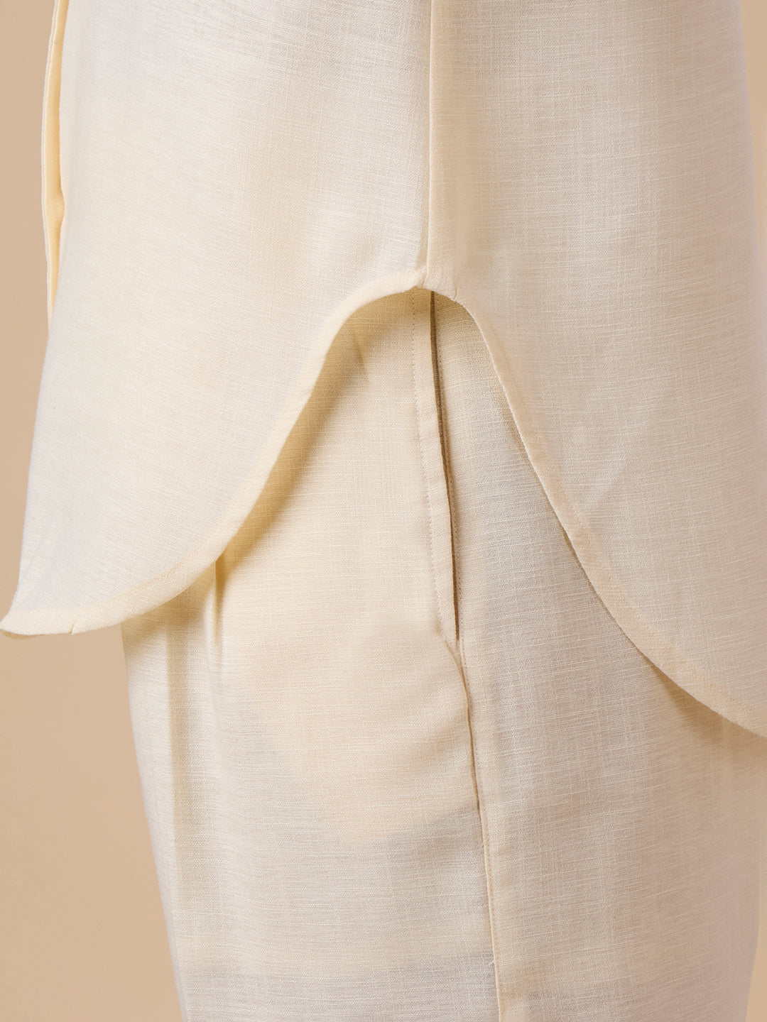 TAYLOR IN CAMP-COLLAR SHIRT WITH POCKETS CREAM