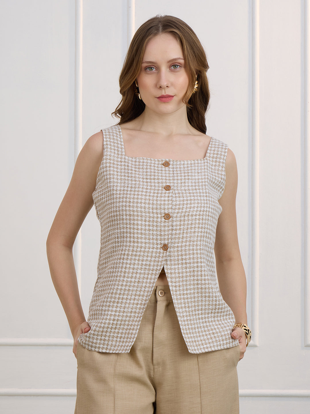 ZIYA IN BEIGE COLOR SLEEVELESS TOP
