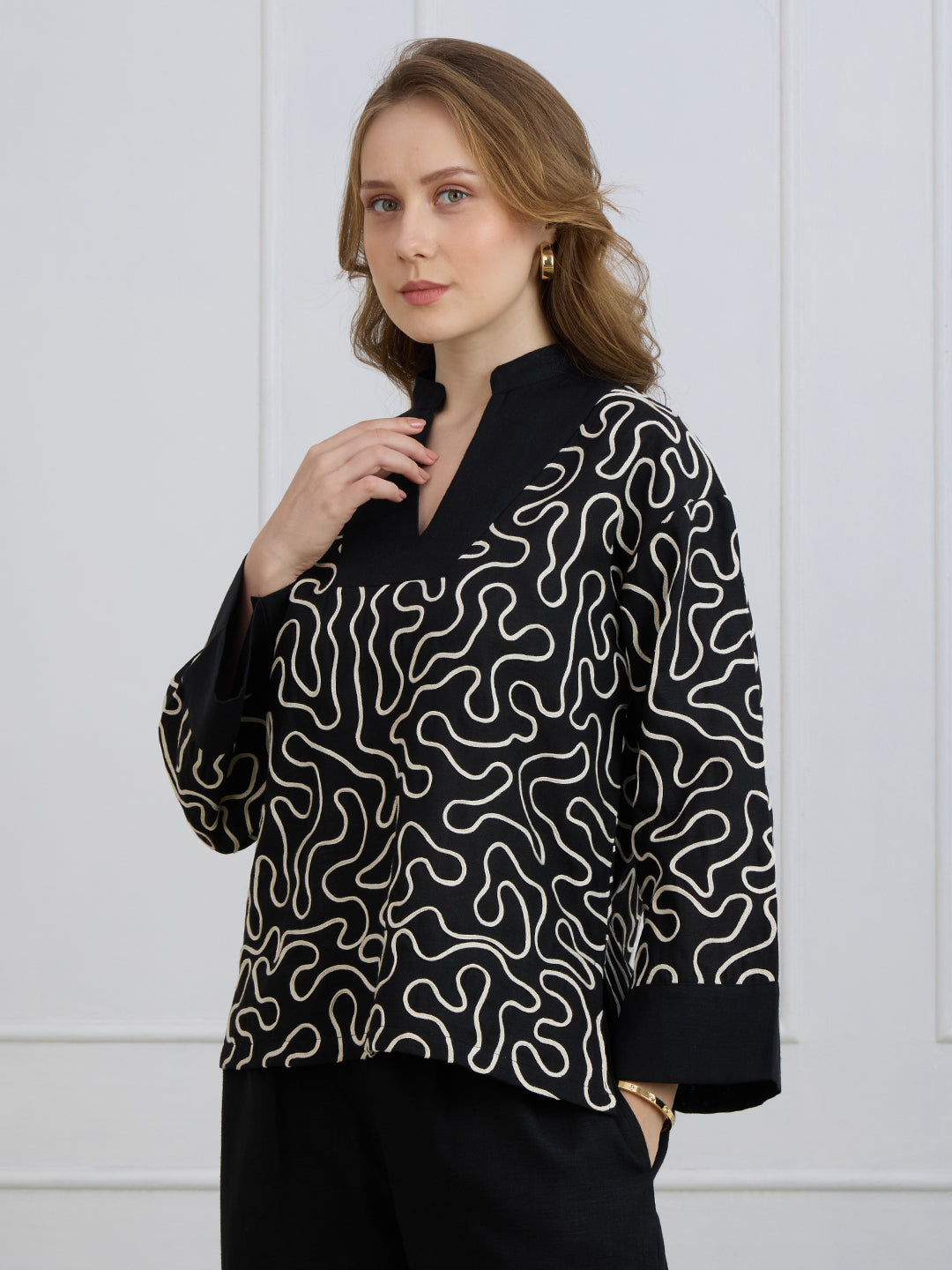 PAIGE IN BLACK COLOR EMBROIDERED TOP