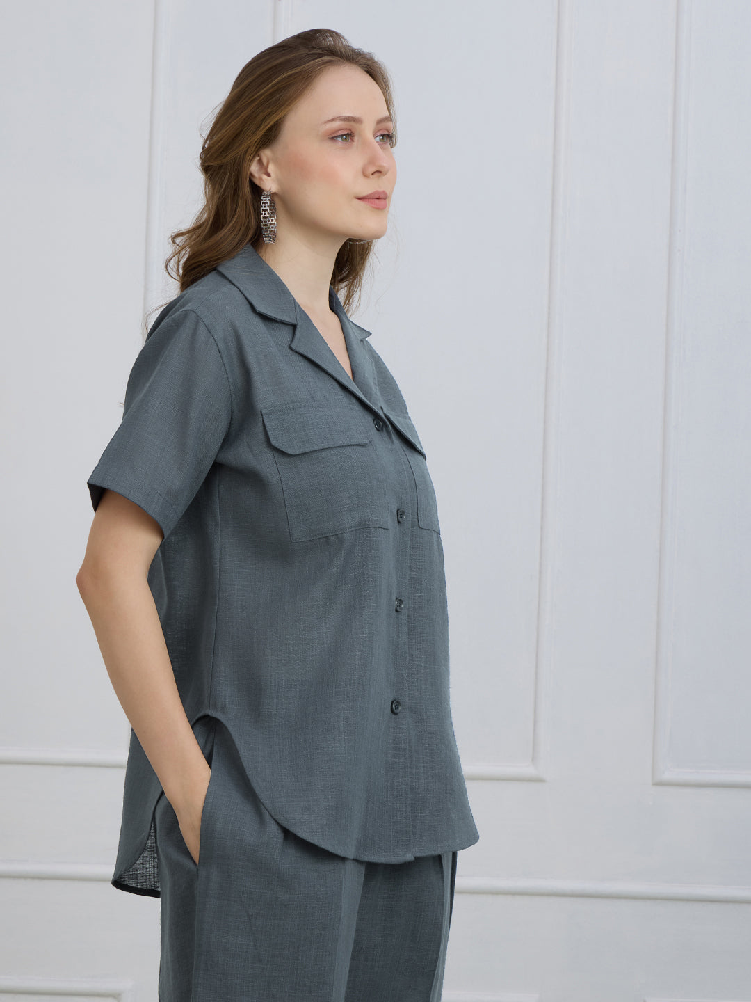 TAYLOR IN CAMP-COLLAR SHIRT WITH POCKETS GREY