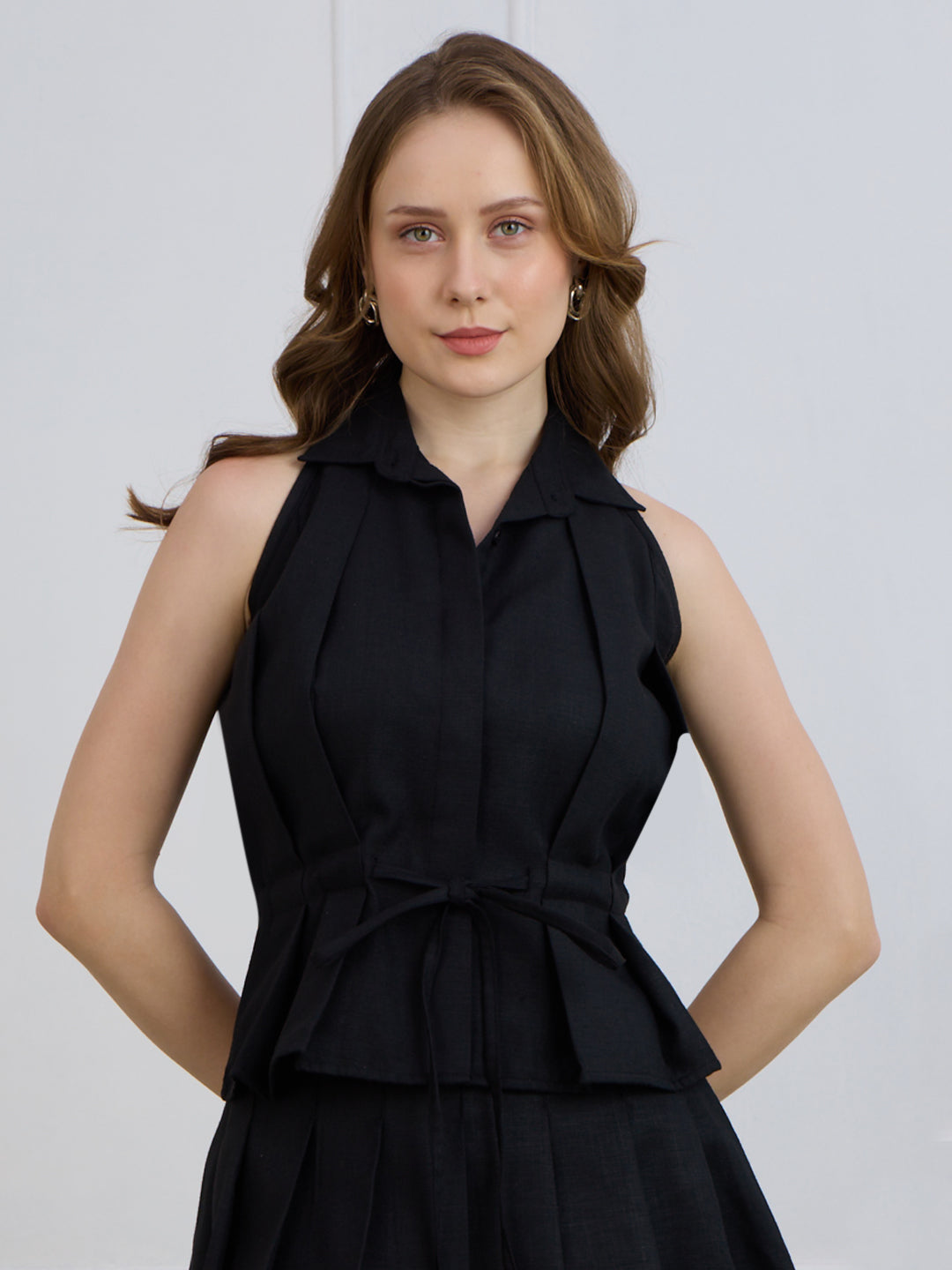 MAYA IN PLEATED BLACK TOP