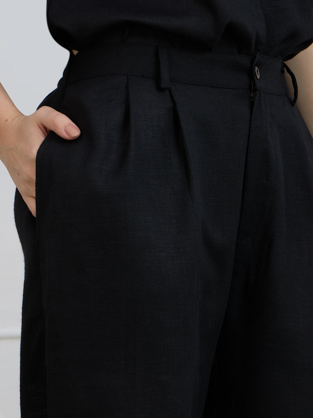 ALICE IN TWIN PLEATED BLACK TROUSERS
